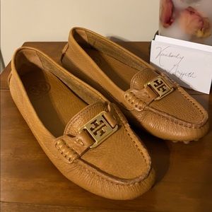 Tory Burch tan Kira Drivers